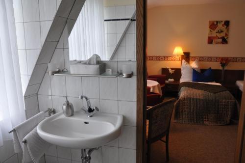 Hotel 4 Hufen Großziethen Exteriör bild